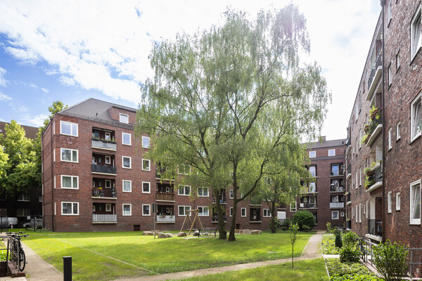 Der Innenhof des denkmalgeschützten Gebäudes in der Augustenburger Straße | © Mike Schäfer