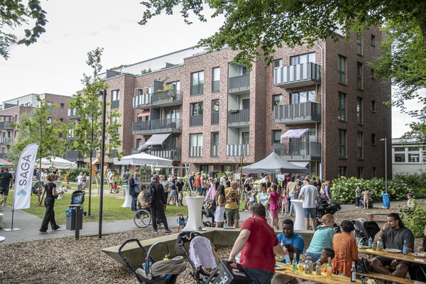 SAGA feiert das neue Quartier in der August-Krogmann-Straße | © Philipp Reiss